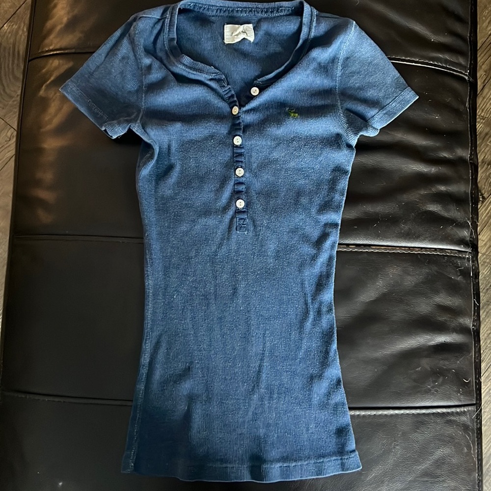Fitted Abercrombie and Fitch Medium T-Shirt